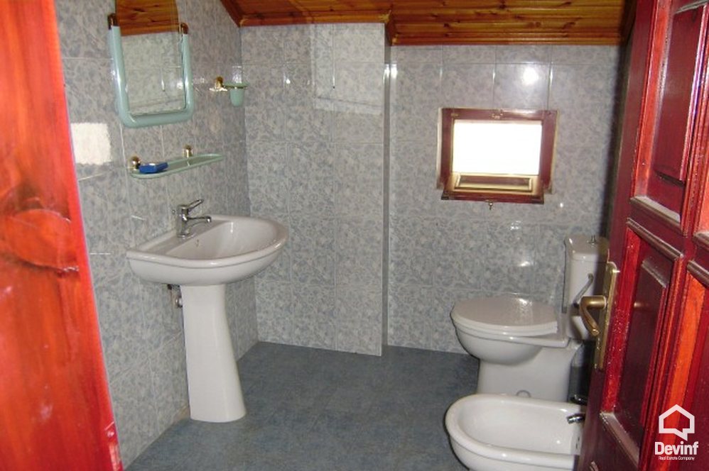 Tirane Qera Vile  Vila ndodhet ne zonen e vilave te Selites apartament