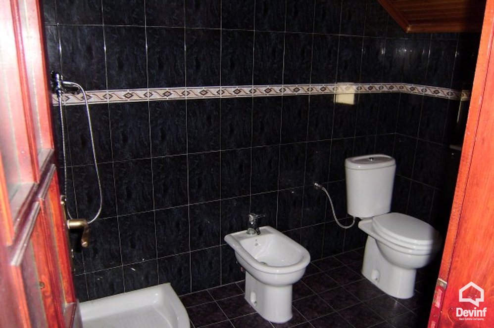 Tirane Qera Vile  Vila ndodhet ne zonen e vilave te Selites apartament