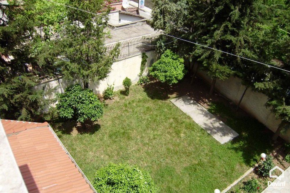 Tirane Qera Vile  Vila ndodhet ne zonen e vilave te Selites apartament
