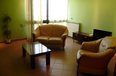 Me Qera Apartament 2+1+G Apartamenti ndodhet ne pallat te ri ne zonen midis Liqenit dhe ish Bllokut Tirane
