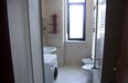 Me Qera Apartament 2+1+G Apartamenti ndodhet ne pallat te ri ne zonen midis Liqenit dhe ish Bllokut Tirane