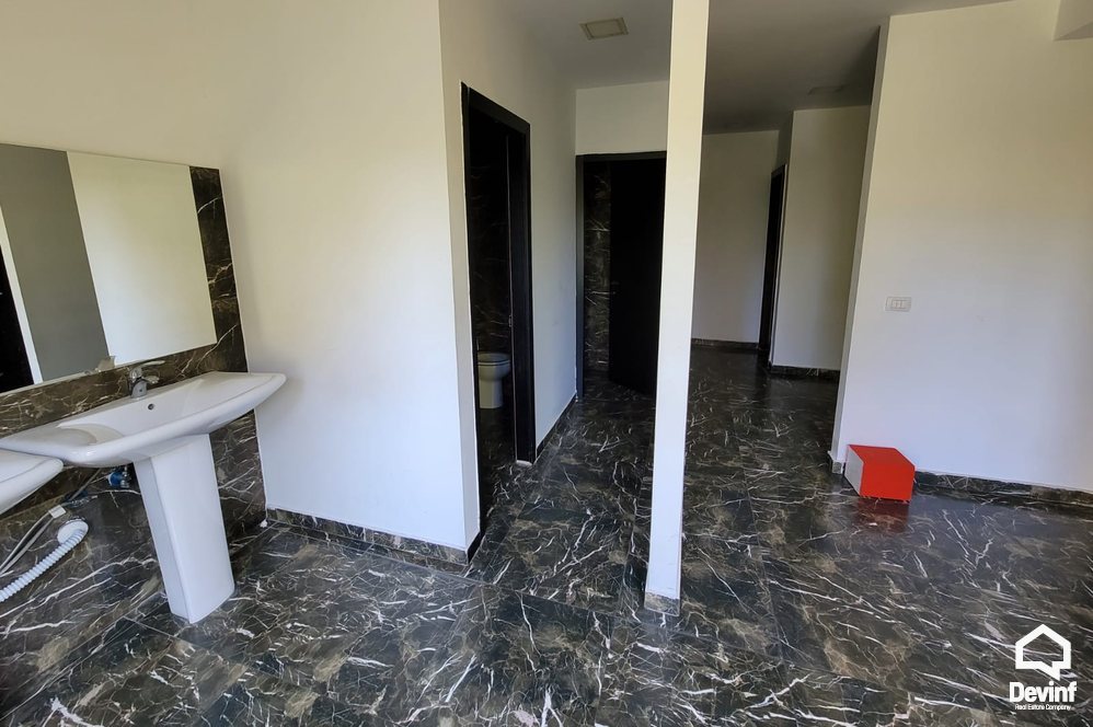 Tirane Qera Zyre  Zyra ndodhet ne pallat te ri prane qendres se Tirane, ne buze te njerres nga rruget me kryesore. zyre klinike dentare qender estetike