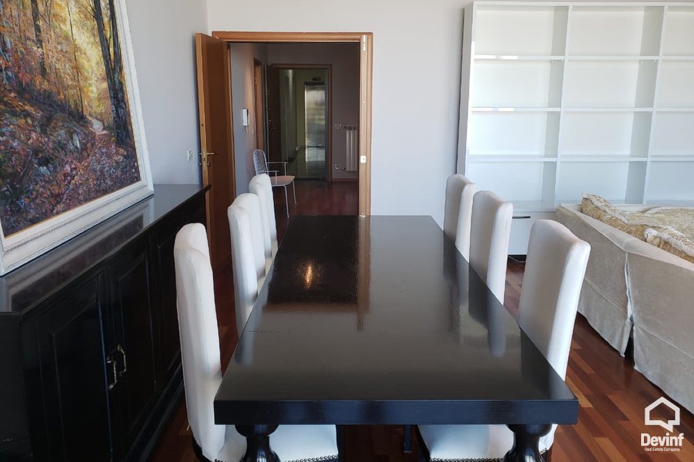 Tirane Qera Apartament 3+1+G Apartamenti ndodhet ne nje ndertim te ri prane Piramides apartament