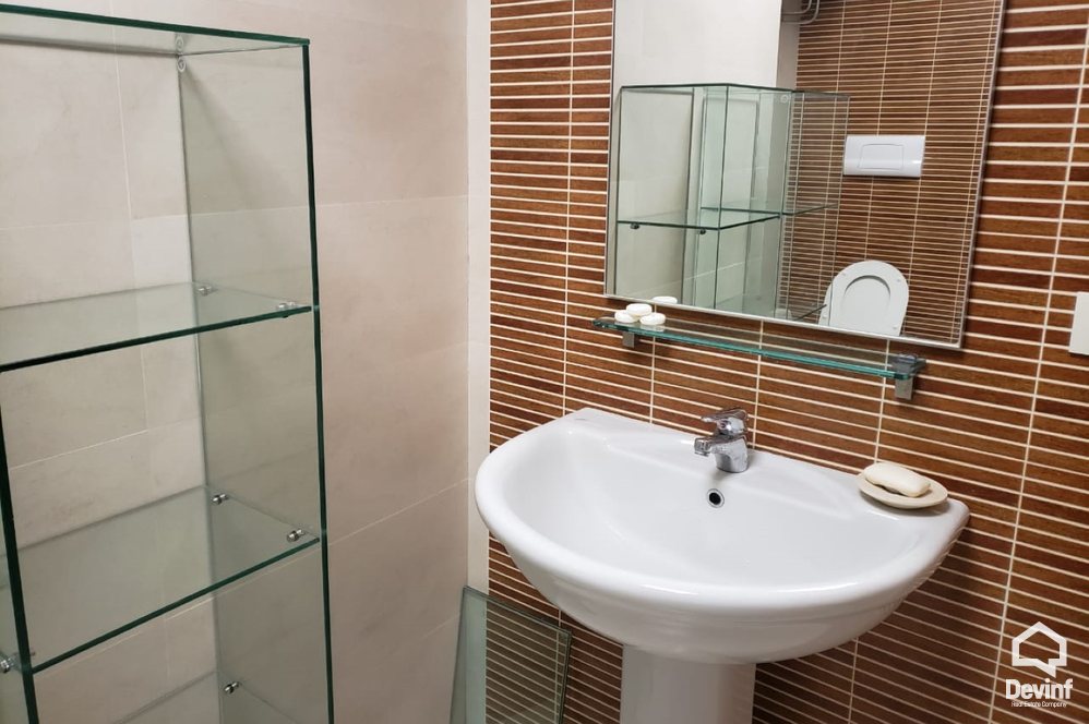 Tirane Qera Apartament 3+1+G Apartamenti ndodhet ne nje ndertim te ri prane Piramides apartament