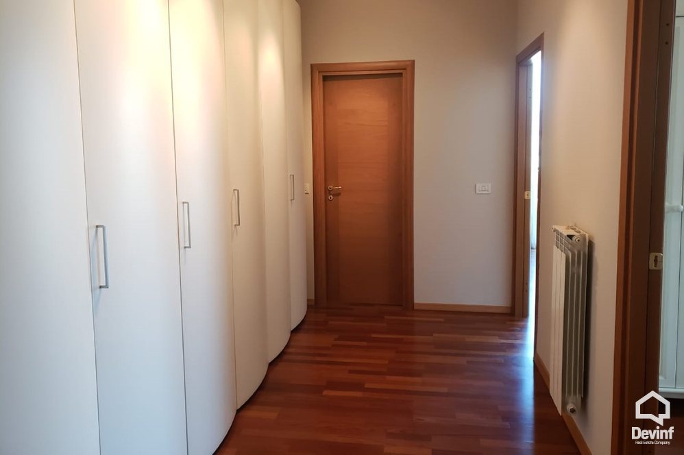 Tirane Qera Apartament 3+1+G Apartamenti ndodhet ne nje ndertim te ri prane Piramides apartament
