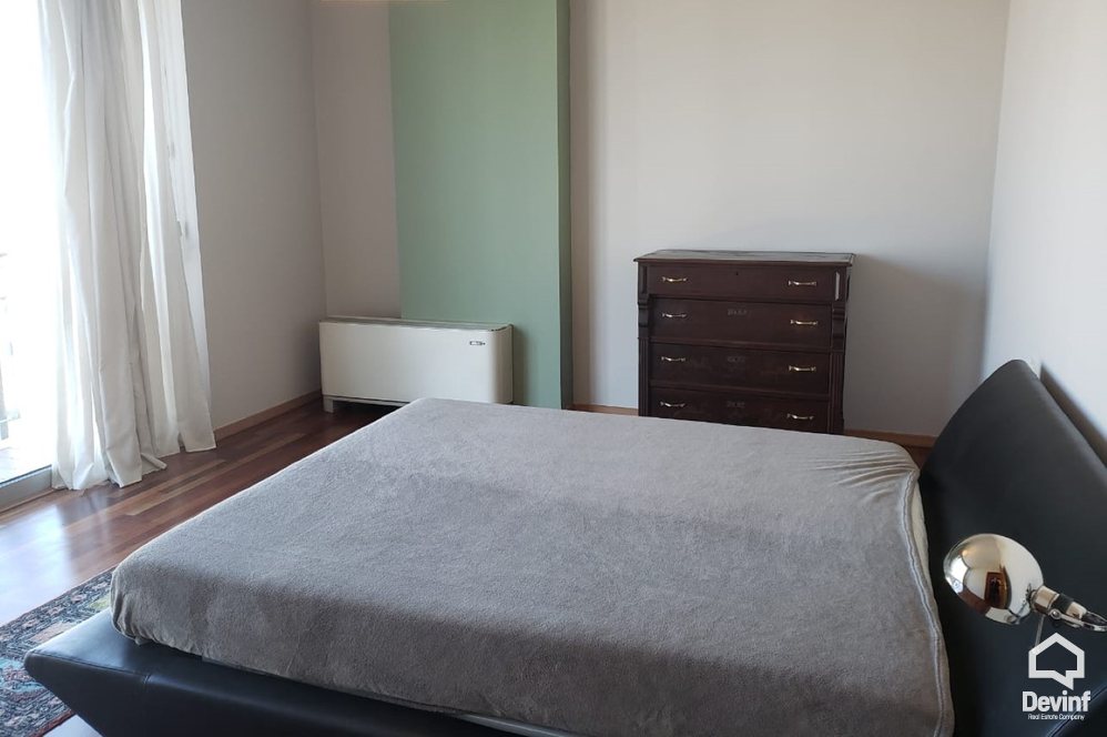Tirane Qera Apartament 3+1+G Apartamenti ndodhet ne nje ndertim te ri prane Piramides apartament