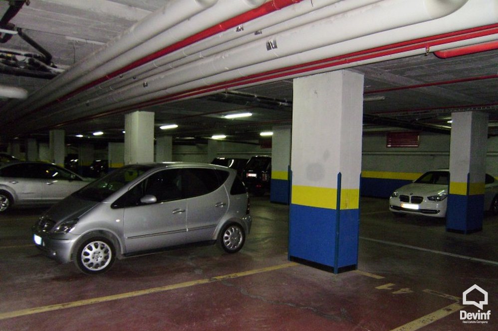 Tirane Qera Apartament 3+1+G Apartamenti ndodhet ne nje ndertim te ri prane Piramides apartament