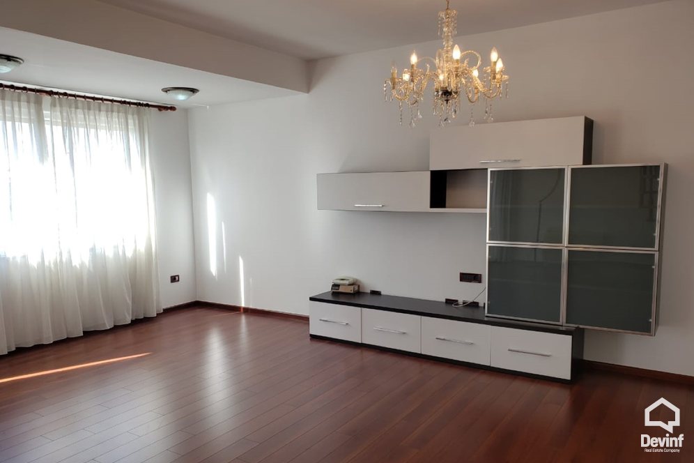Tirane Qera Apartament 3+1+G Apartament dubleks ne zonen e Bllokut apartament