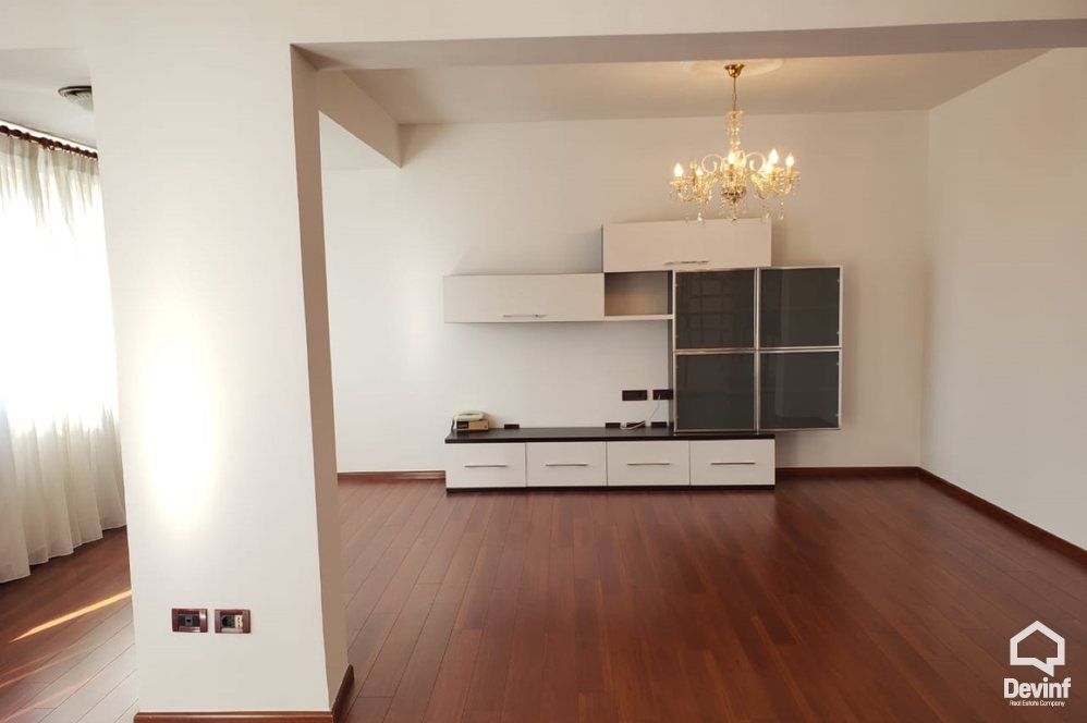 Tirane Qera Apartament 3+1+G Apartament dubleks ne zonen e Bllokut apartament