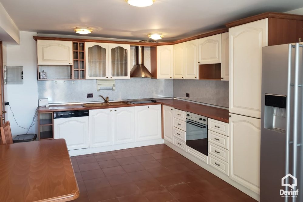 Tirane Qera Apartament 3+1+G Apartament dubleks ne zonen e Bllokut apartament