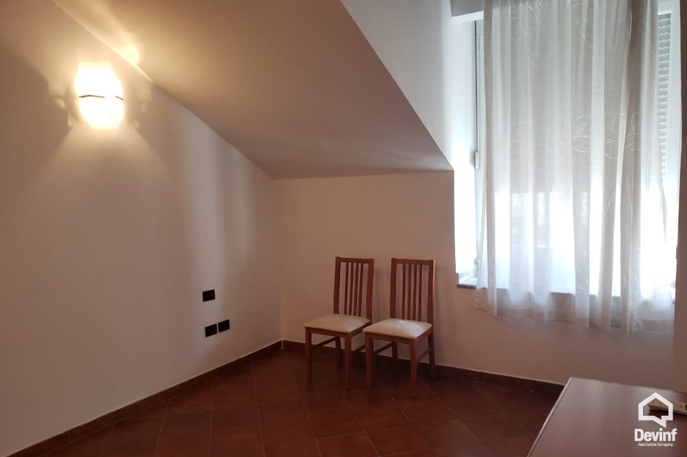 Tirane Qera Apartament 3+1+G Apartament dubleks ne zonen e Bllokut apartament