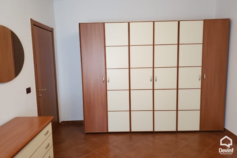 Tirane Qera Apartament 3+1+G Apartament dubleks ne zonen e Bllokut apartament