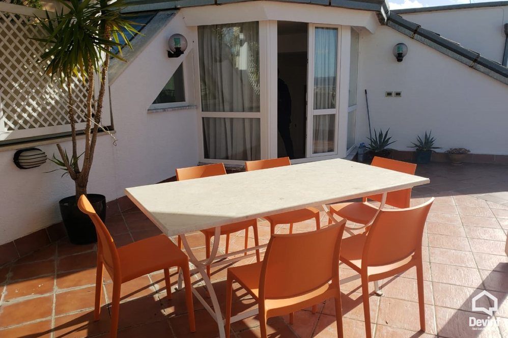 Tirane Qera Apartament 3+1+G Apartament dubleks ne zonen e Bllokut apartament