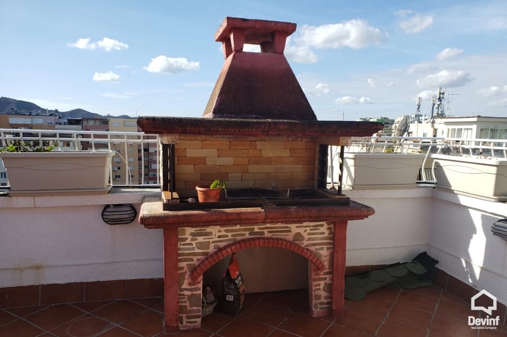Tirane Qera Apartament 3+1+G Apartament dubleks ne zonen e Bllokut apartament