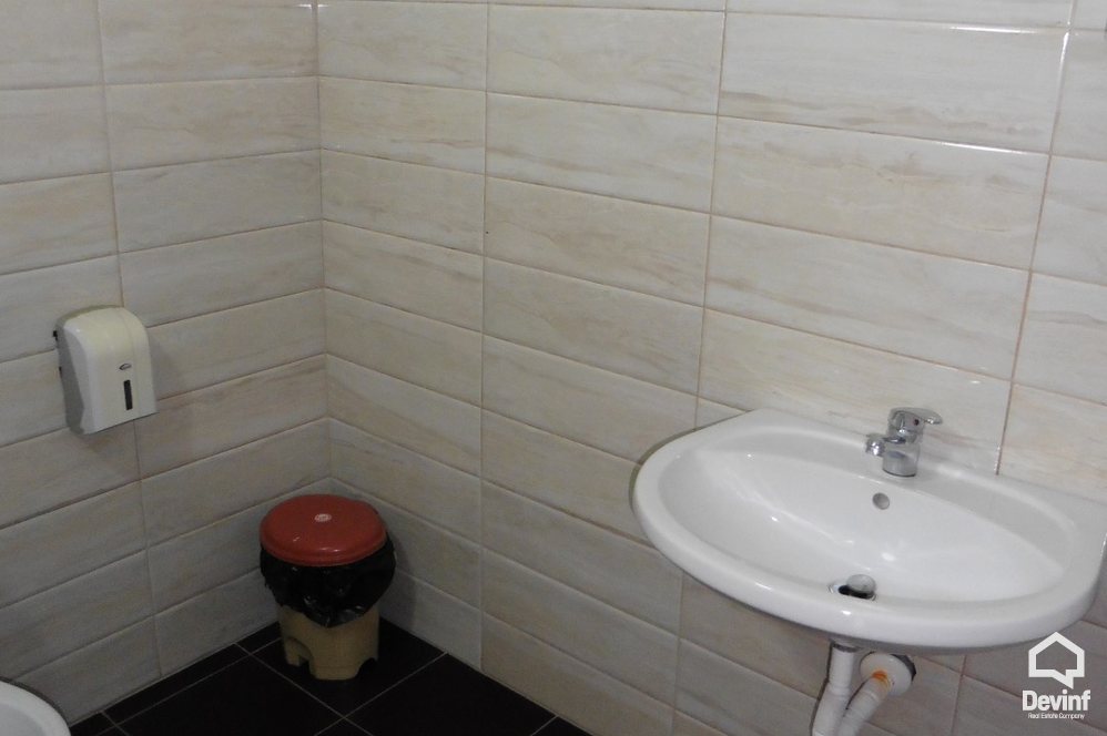 Tirane Qera Dyqan  Dyqan ne zonen e Pazarit te Ri zyre dyqan