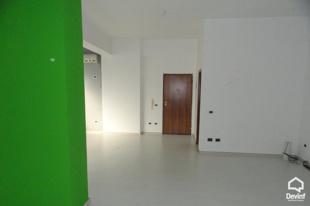 Tirane Qera Zyre  Zyre ne Rr. Myslym Shyri Zyre qender estetike studio ligjore Noter