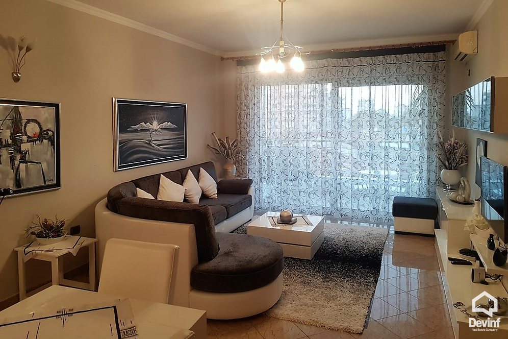 Tirane Qera Apartament 2+1+A Apartament ne nje ndertim modern ne zonen e Bllokut apartament