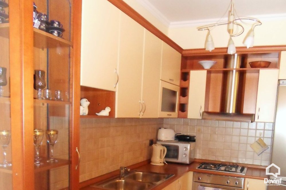 Tirane Qera Apartament 2+1+A Apartament ne nje ndertim modern ne zonen e Bllokut apartament