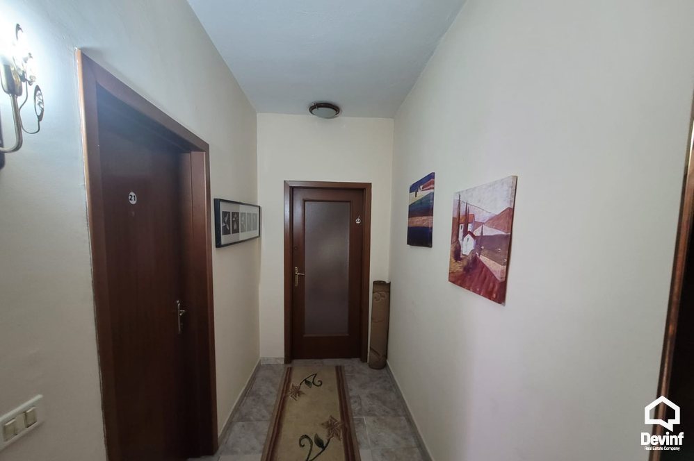 Tirane Qera Vile Me shume se 4 dhoma Shtepi 2 kateshe ne qender te Tiranes zyre vile hotel