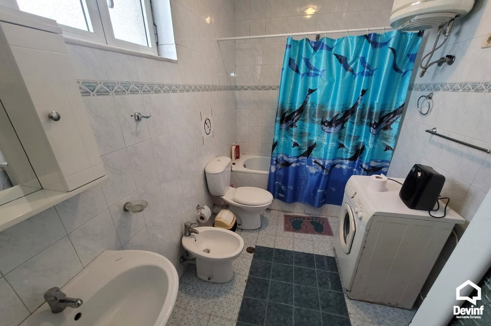 Tirane Qera Vile Me shume se 4 dhoma Shtepi 2 kateshe ne qender te Tiranes zyre vile hotel