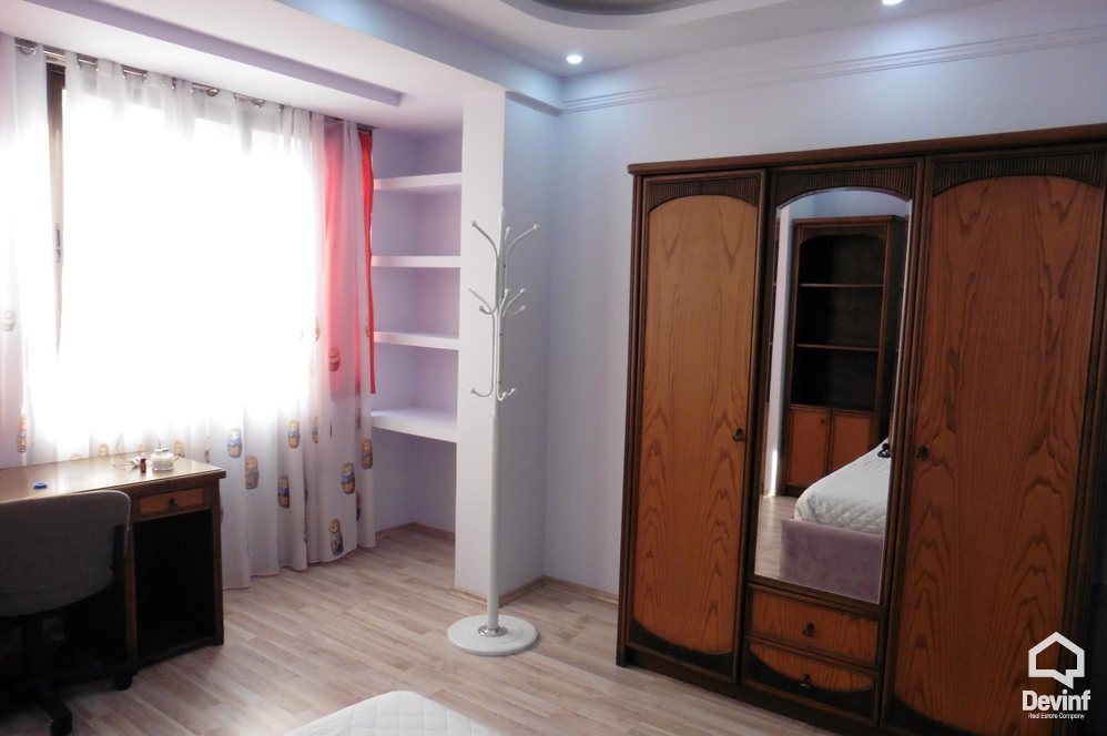 Tirane Qera Apartament 3+1+A Apartamenti ndodhet ne zonen e ish Ekspozites Shqiperia Sot apartament