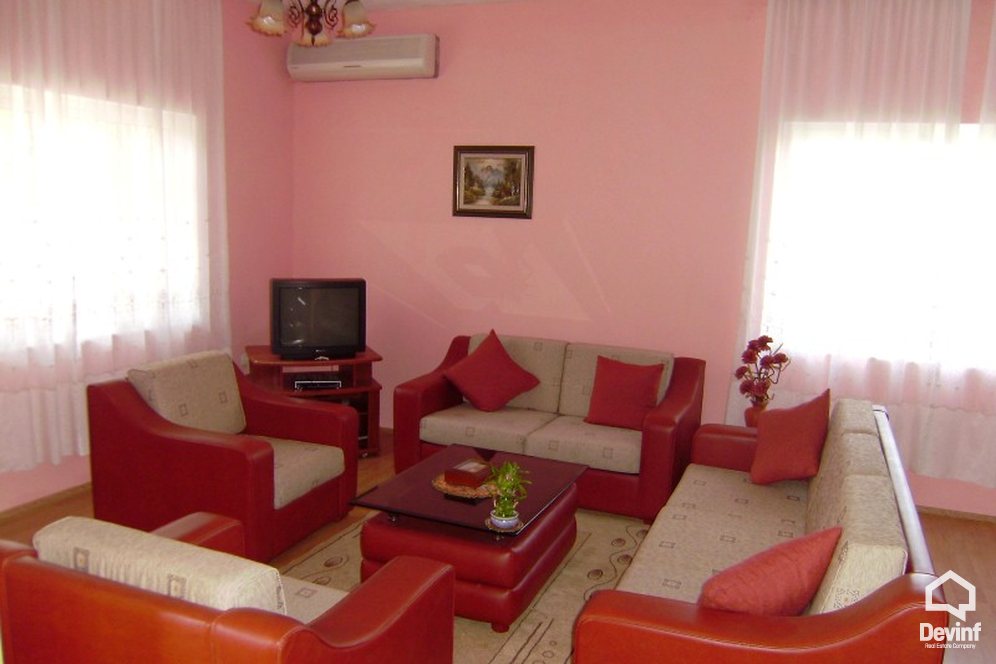 Tirane Qera Apartament 2+1+G Apartamenti ndodhet ne Rr. Elbasanit shume prane Ambasades se Shteteve te Bashkuara te Amerikes kat vile