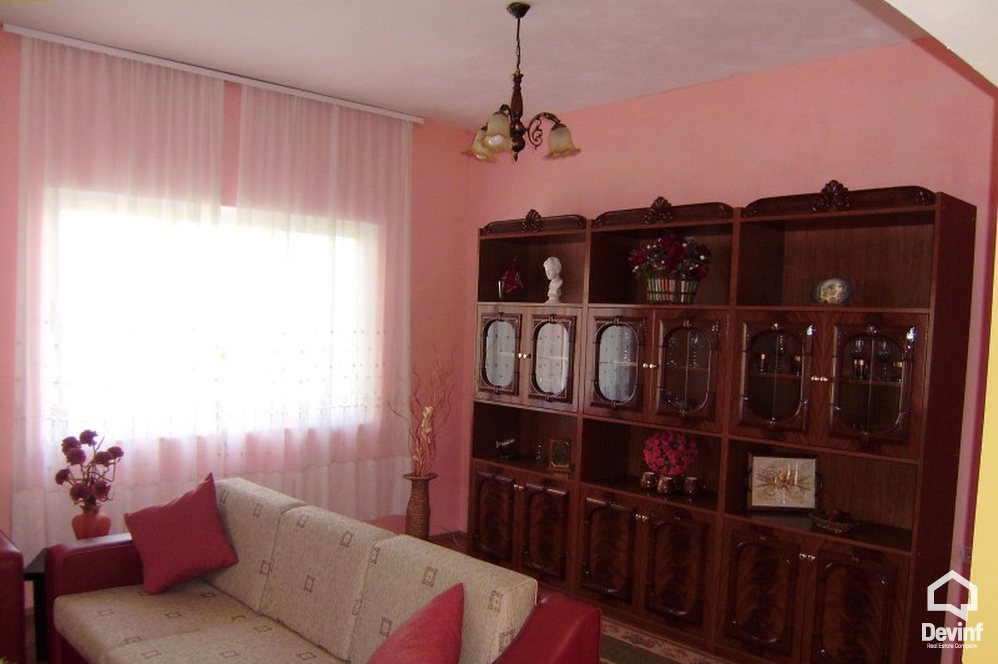 Tirane Qera Apartament 2+1+G Apartamenti ndodhet ne Rr. Elbasanit shume prane Ambasades se Shteteve te Bashkuara te Amerikes kat vile
