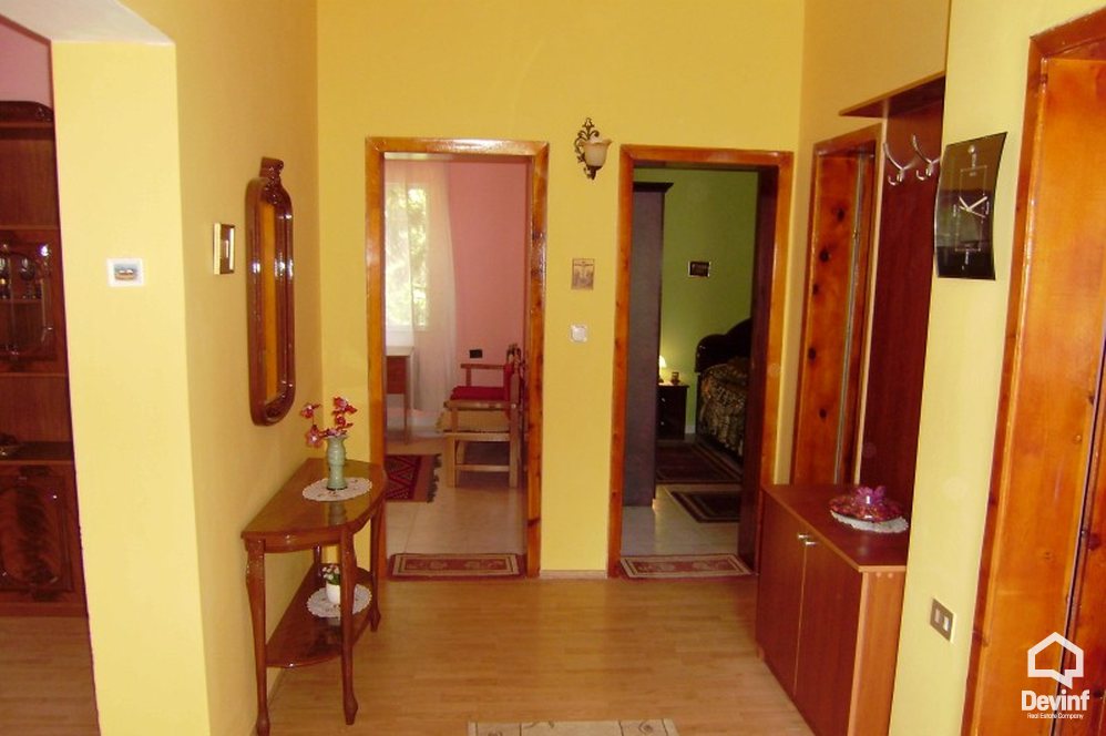 Tirane Qera Apartament 2+1+G Apartamenti ndodhet ne Rr. Elbasanit shume prane Ambasades se Shteteve te Bashkuara te Amerikes kat vile