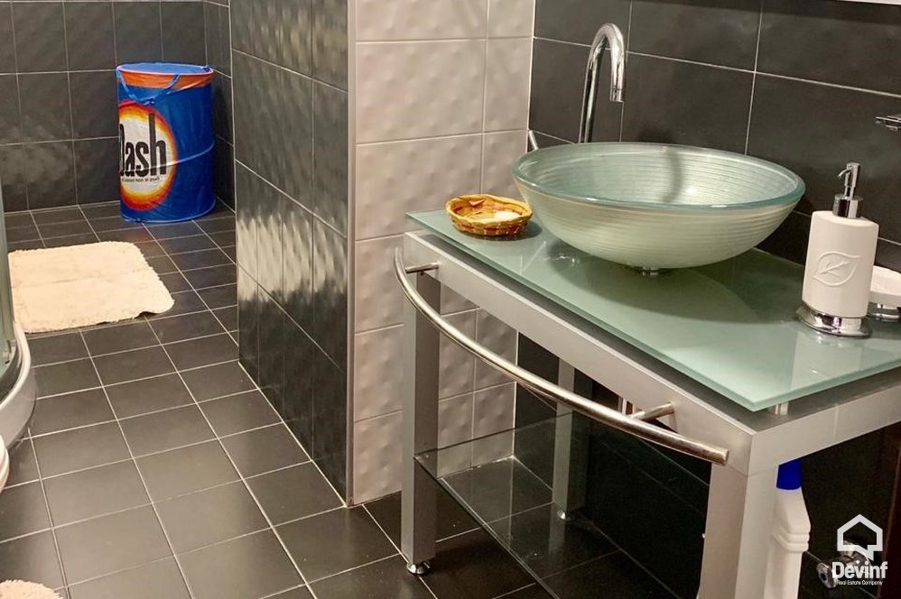 Tirane Qera Apartament 2+1 Apartament ne pallat te ri prane qendres, ne fillim te Rr. Myslym Shyri apartament