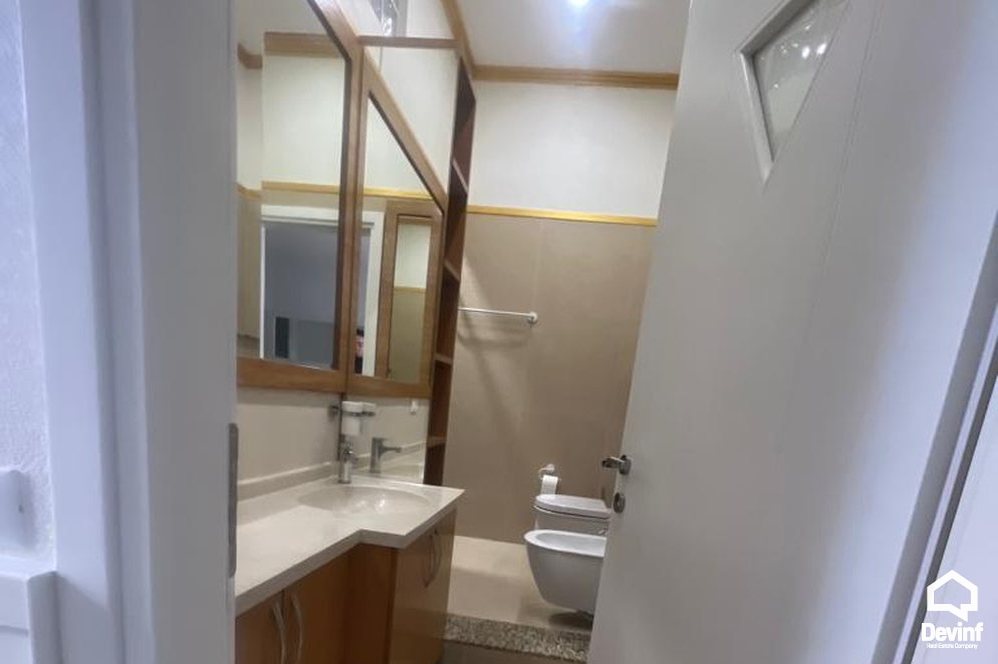 Tirane Qera Apartament 3+1+G Apartamenti ndodhet tek zona e Liqenit te Tiranes apartament