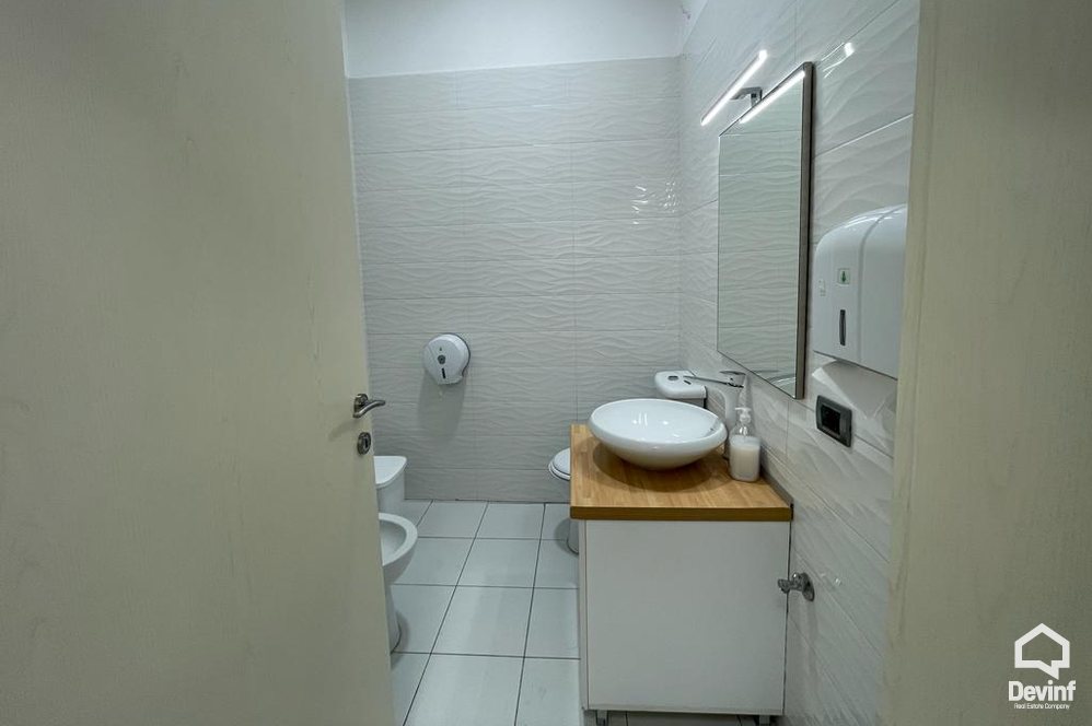 Tirane For Rent Office  Clinic located in Myslym Shyri Street. Office klinike dentare spa qender estetike klinike spitalore