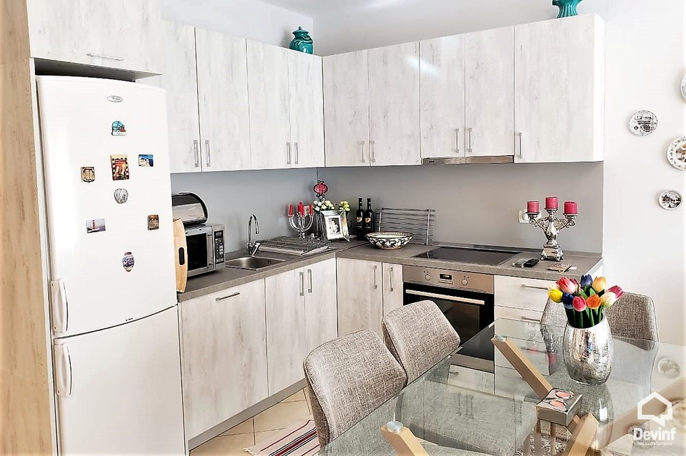 Tirane Qera Apartament 1+1 Apartamenti ndodhet ne nje pallat te ri prane qendres apartament