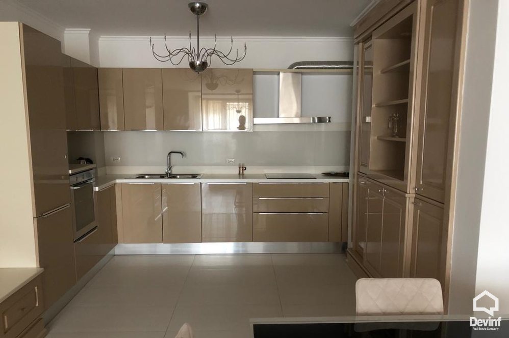 Tirane Qera Apartament 2+1+A Apartament ne nje pallat te ri ne zonen prane Piramides apartament