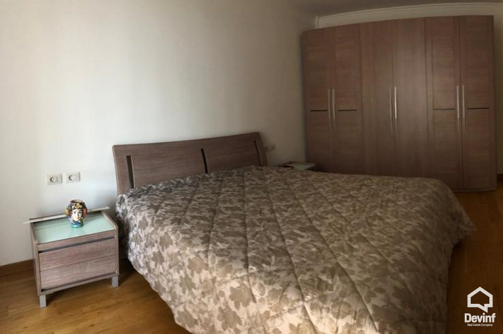 Tirane Qera Apartament 2+1+A Apartament ne nje pallat te ri ne zonen prane Piramides apartament
