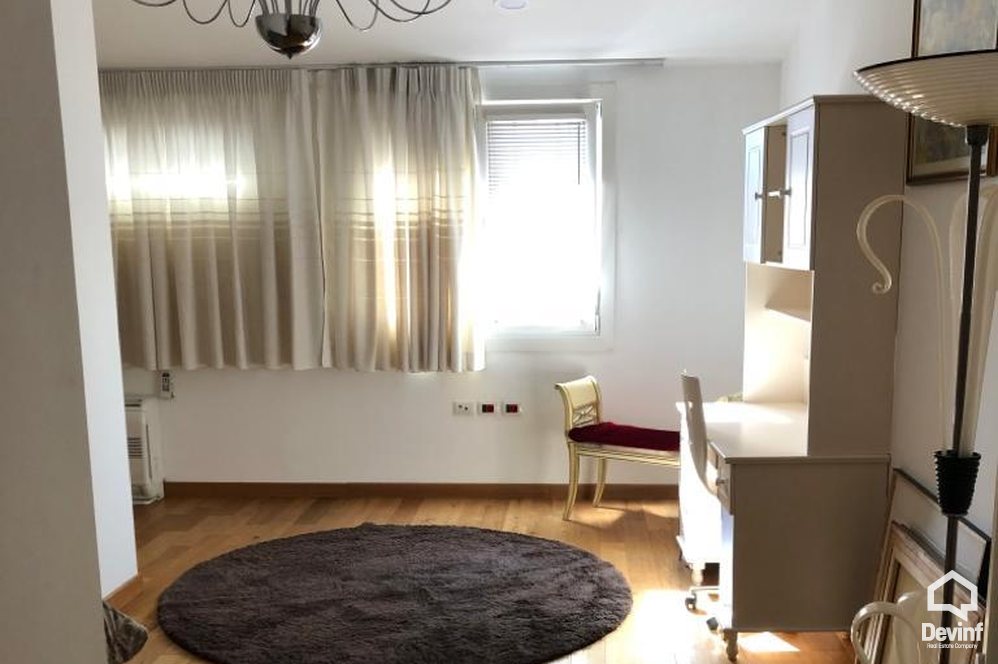 Tirane Qera Apartament 2+1+A Apartament ne nje pallat te ri ne zonen prane Piramides apartament