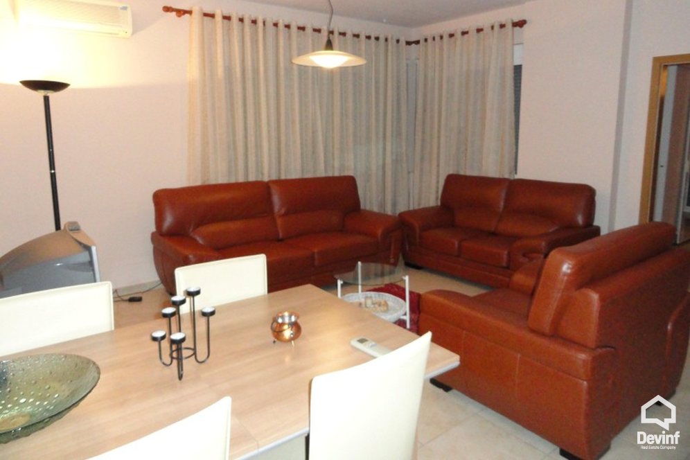 Tirane Qera Apartament 2+1+A Apartament ne pallat te ri ne zonen e ish Bllokut apartament