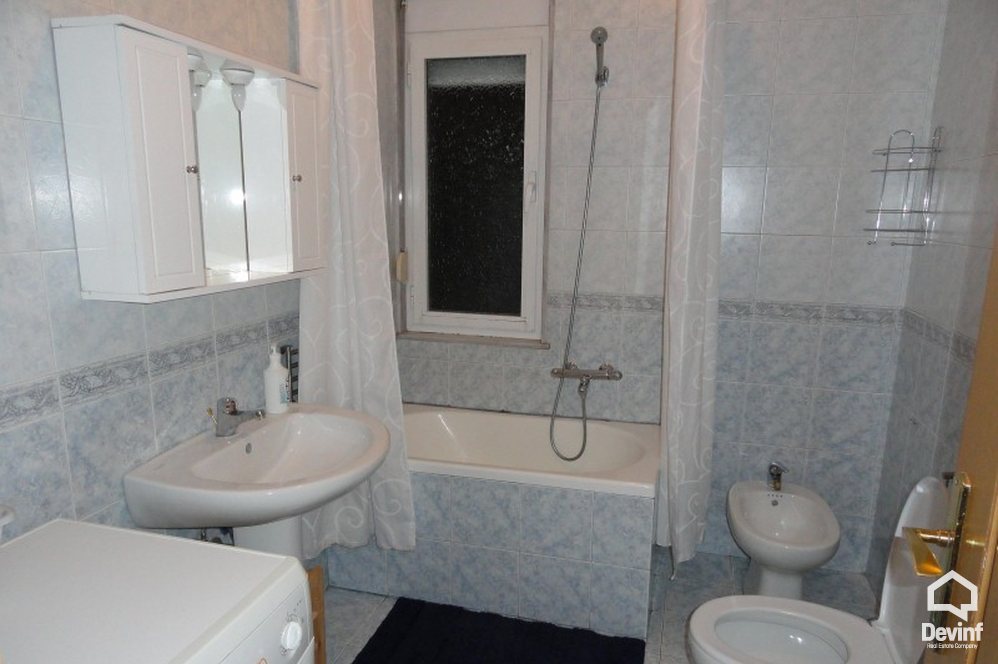 Tirane Qera Apartament 2+1+A Apartament ne pallat te ri ne zonen e ish Bllokut apartament