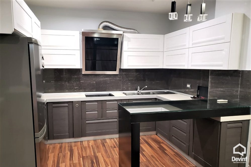 Tirane Qera Apartament 1+1+A Apartamenti ndodhet ne nje pallat te ri ne qender te Tiranes apartament