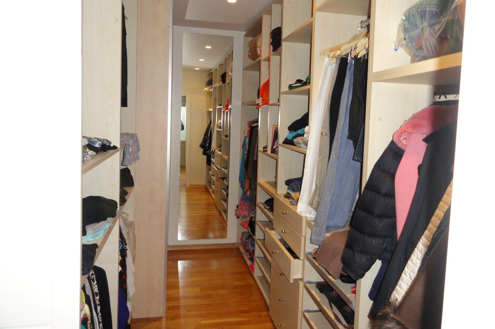Tirane Qera Vile  Vila ndodhet ne zonen nje zone rezidenciale vilash prane Rr. Elbasanit apartament