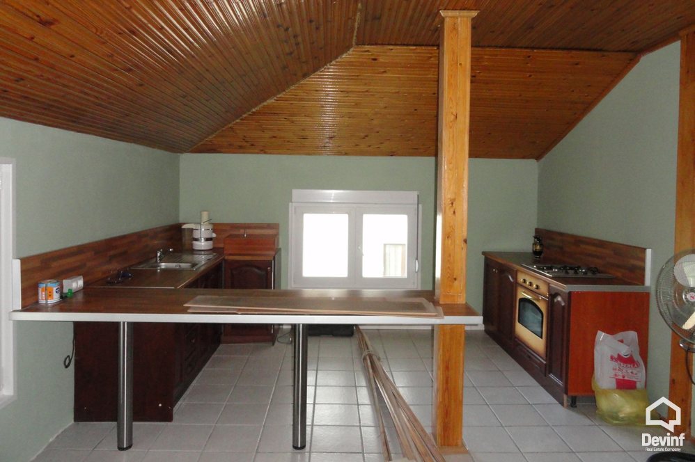 Tirane Qera Vile  Vila ndodhet ne zonen nje zone rezidenciale vilash prane Rr. Elbasanit apartament