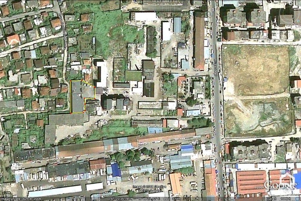 Ne Shitje Magazine  Magazina ndodhet ne Rrugen 5 Maji. Tirane
