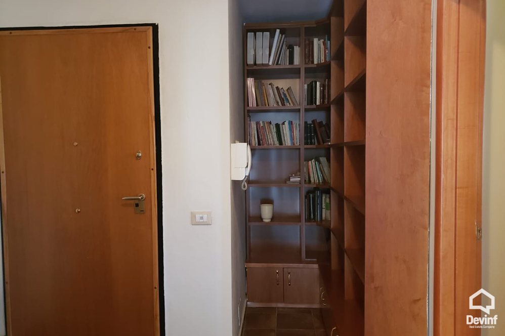 Tirane Qera Apartament 2+1+A Apartamenti ndodhet ne nje pallat te ri tek Hotel Sheraton apartament