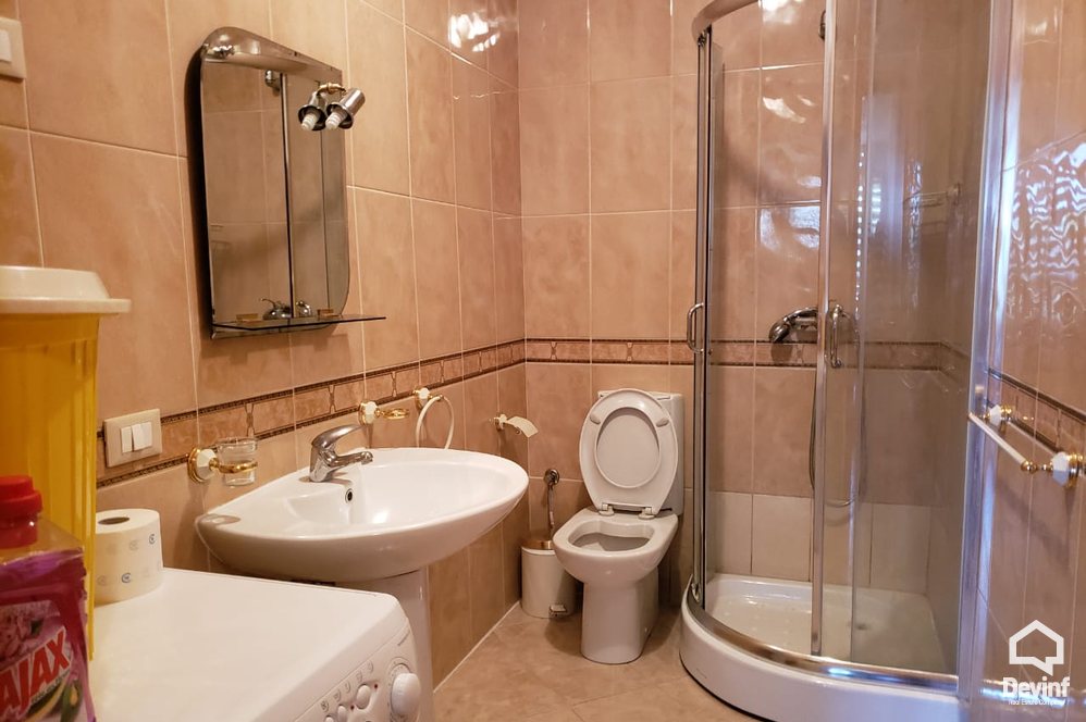 Tirane Qera Apartament 2+1+A Apartamenti ndodhet ne nje pallat te ri tek Hotel Sheraton apartament