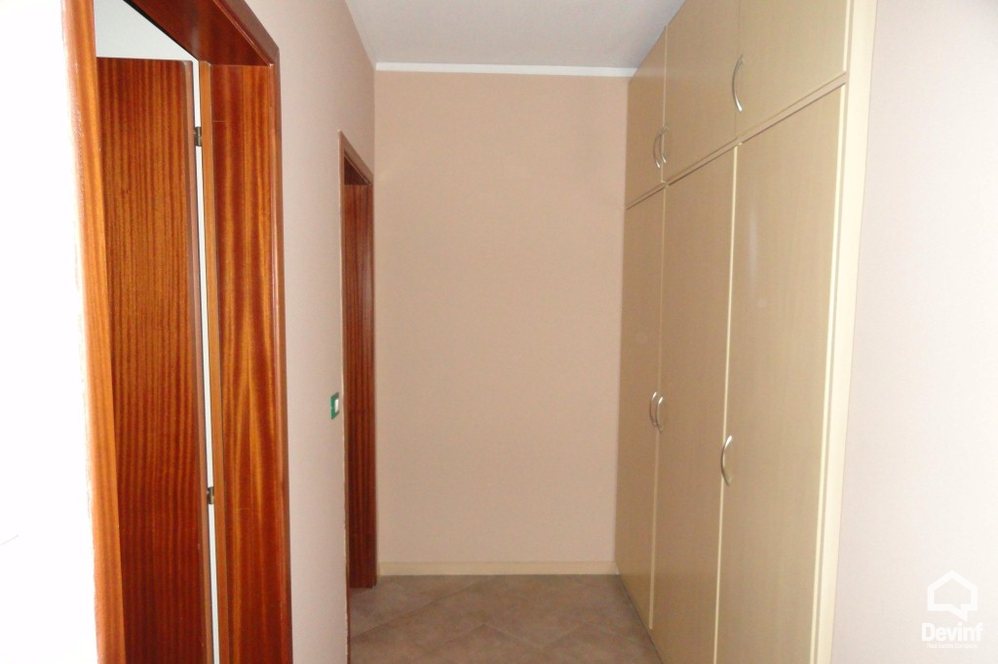 Tirane For Rent Apartment 3+1 Apartament in a modern building near to the district Court of Tirana Apartment