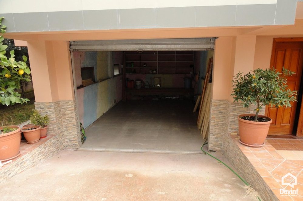 Tirane For Rent Villa Me shume se 4 dhoma Villa located in the residential area of the SOS Village  Villa
