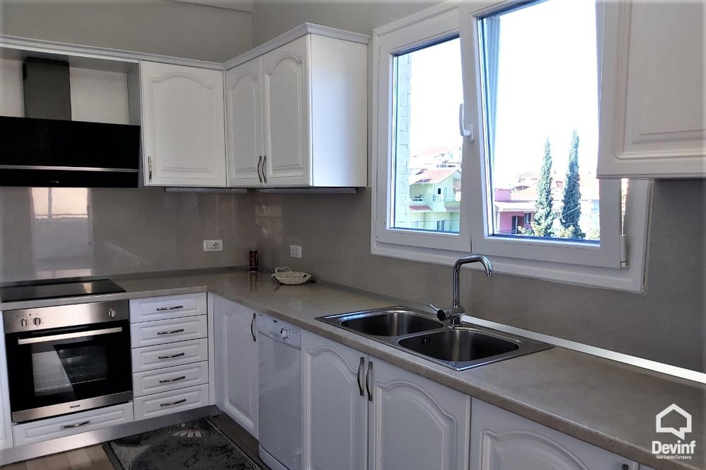 Tirane Qera Apartament 2+1+A Kat vile ne zonen e vilave ne Selite apartament kat vile