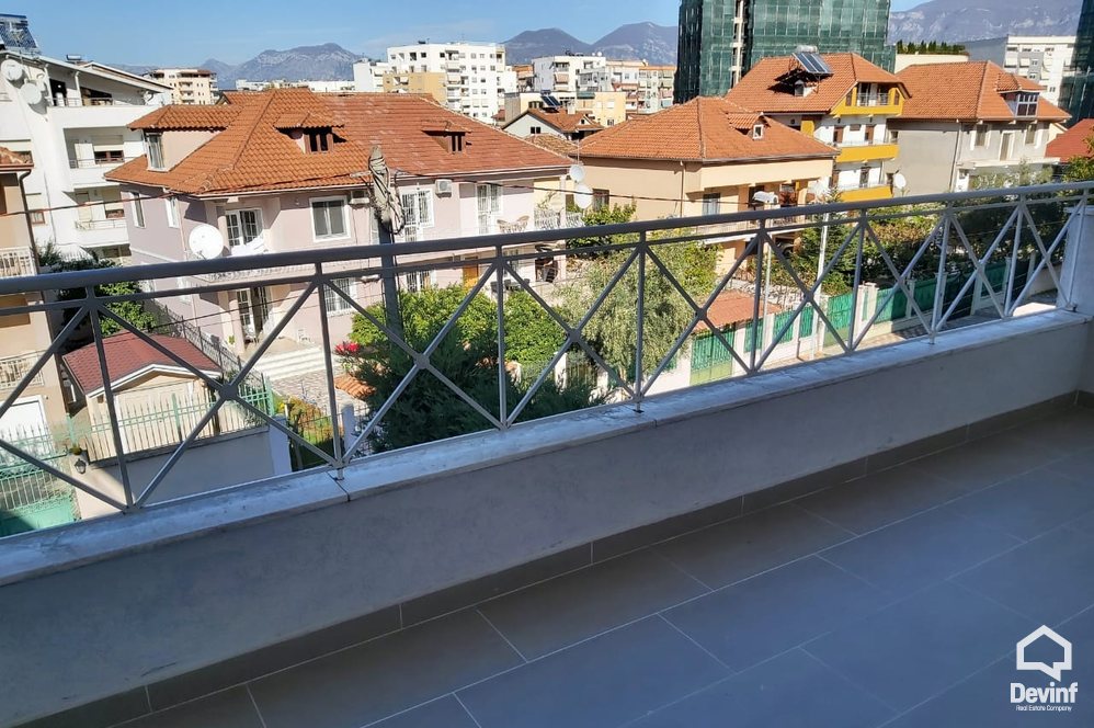 Tirane Qera Apartament 2+1+A Kat vile ne zonen e vilave ne Selite apartament kat vile
