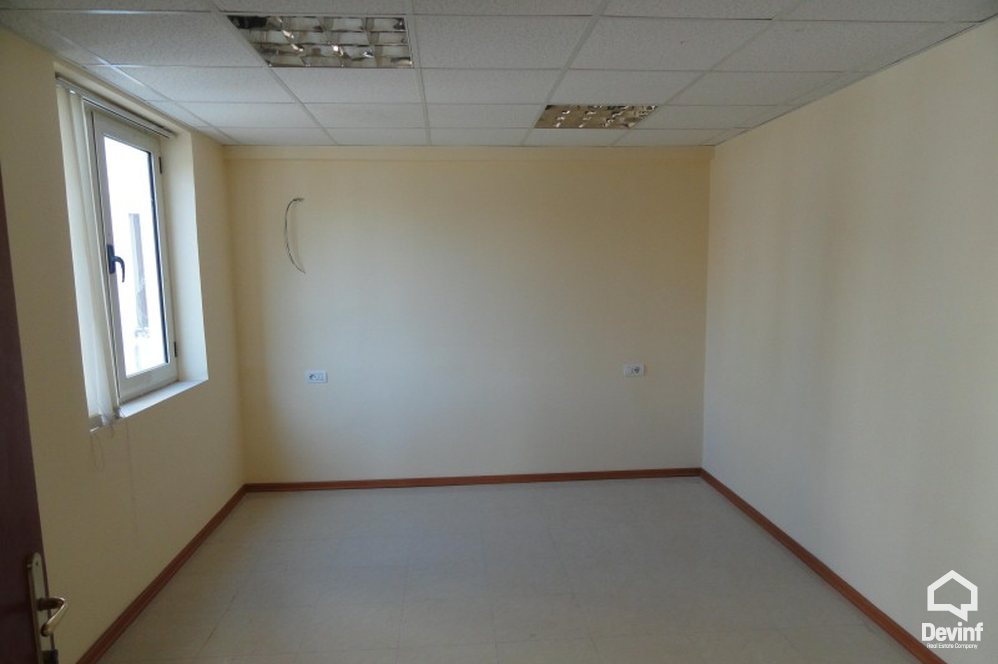 Tirane Qera Zyre 2+1+G Zyra ndodhet tek Sheshi Wilson apartament zyre qender estetike qender masazhi show room shkolle kursesh studio ligjore turistike Noter