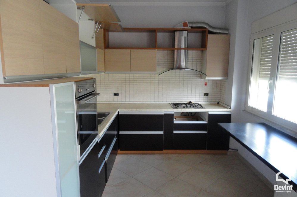 Tirane Qera Apartament 3+1+G Apartament ne pallat te ri prane Klubit Sportiv Dinamo apartament zyre