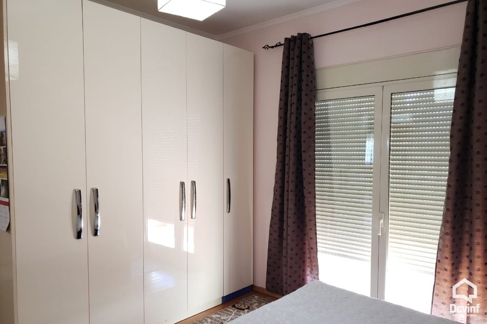 Tirane Qera Apartament 3+1+G Apartament ne pallat te ri prane Klubit Sportiv Dinamo apartament zyre